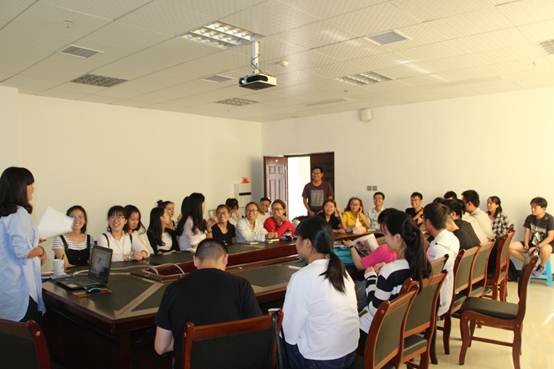 说明: C:\Users\Administrator\Desktop\新老班子座谈会2017.10.08\IMG_8877.JPG