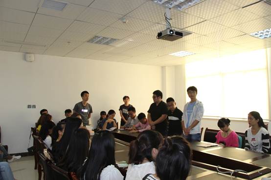 说明: C:\Users\Administrator\Desktop\新老班子座谈会2017.10.08\IMG_8905.JPG
